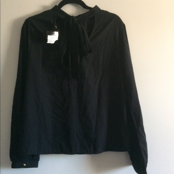 Black tie up blouse - Picture 3 of 4